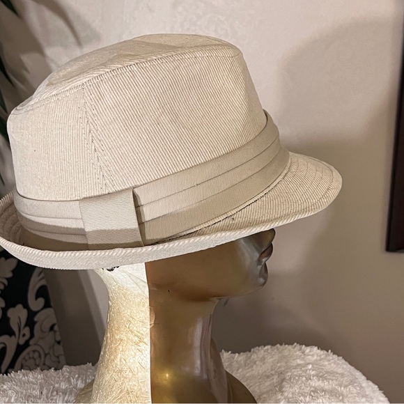 Lei - Picture 4 of 6